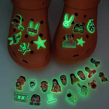 1 vnt Švytėjimas tamsiuose batuose Dekoracijos Blogas zuikis PVC Croc batų pakabukai Triušio papuošalai mergaitėms Dovanų noktilucence dekoracijos
