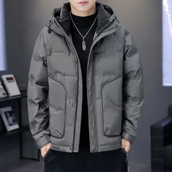 2023 Žiema Nauja pūkinė striukė Vyrai Trumpi drabužiai su gobtuvu Lengvas korėjietiško stiliaus mados prekės ženklas Jaunimas Žieminiai drabužiai Paltas Vyrai