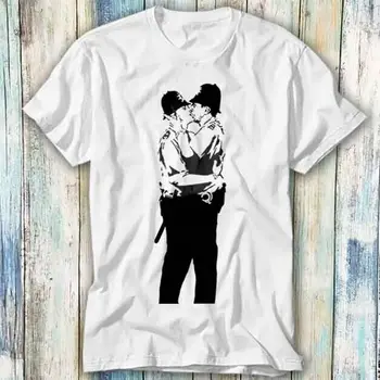 Banksy policininkai bučiuoja gėjų lesbietes Išdidūs LGBT marškinėliai Dovanų topas Tee Unisex 1219