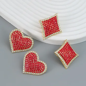 Fashion Metal Rhinestone Širdies formos geometriniai auskarai moterų pokerio kvadrato smeigtukų auskarams Banketų papuošalai