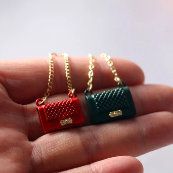 Karštas išpardavimas 1 pc Raudono/juodo metalo grandinėlės paketas Lėlių krepšys Miniatiūrinė pirkinių rankinė drabužiams Aksesuarai
