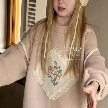 Mergaičių vidutinio ilgio megztinio suknelė 2023 m. Rudens ir žiemos naujo korėjietiško stiliaus vaikiškas siuvinėjimo sijonas