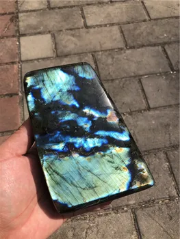 Natūralaus kristalo kvarco poliruotas brangakmenis Didelis labradorito akmuo su mėlyna blykste