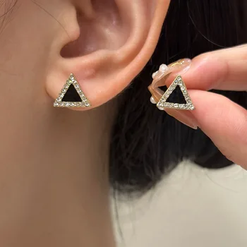 Trikampiai apvalūs lanko žvaigždės auskarai moterims Paprasti maži papuošalai Juodas emalio aliejus Kristalų geometrija Pareiškimas Auskarai Smeigtukas