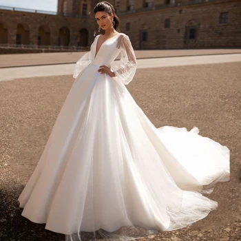 Šiuolaikinės vestuvinės suknelės giliu V formos kaklu Elegantiški satino nuotakos chalatai be nugaros su nuimamu traukiniu Tiulis Vestidos de Novia