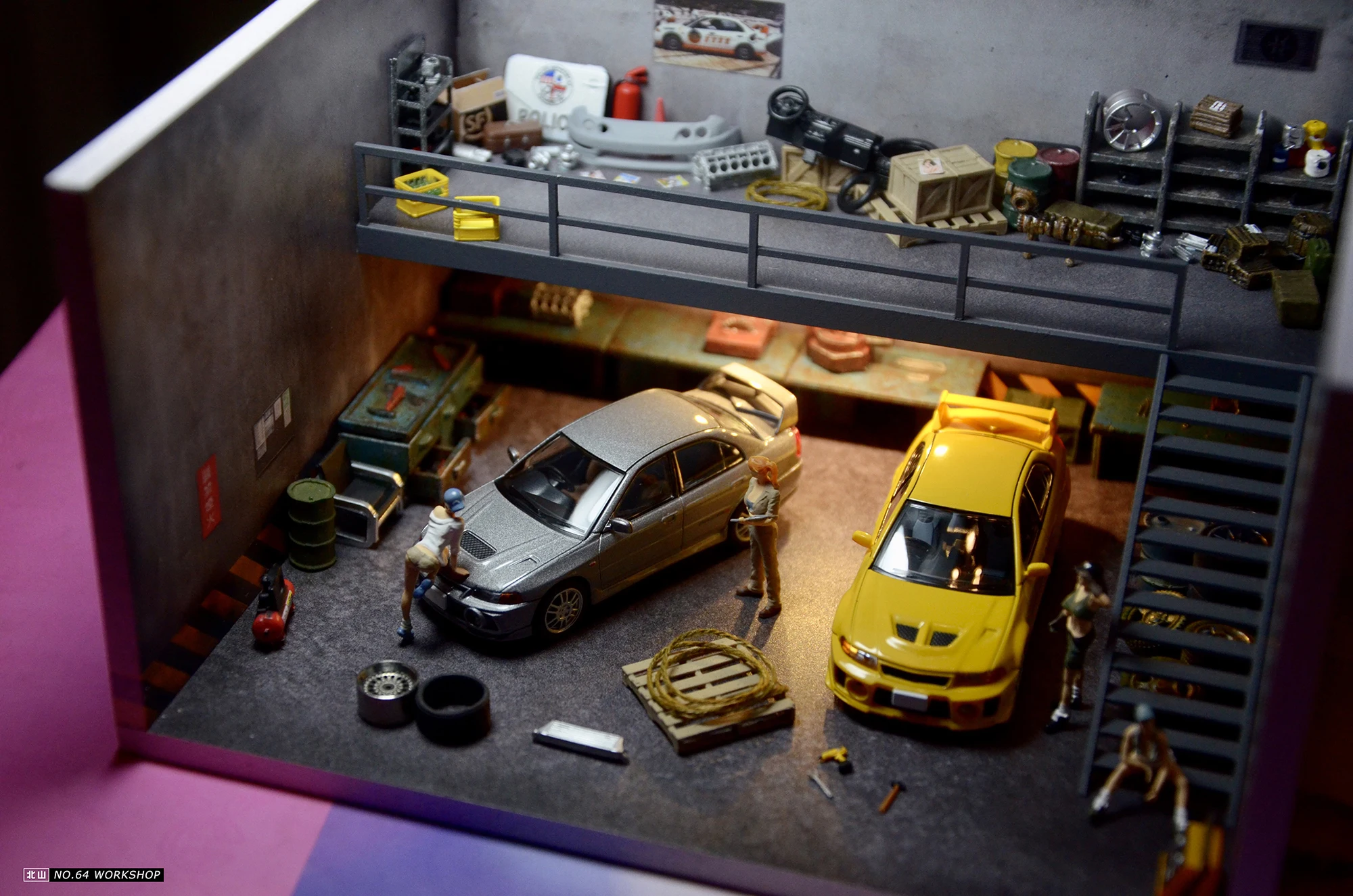 1/64 Mastelis Diorama automobilių garažo modelis Modelis LED apšvietimas Dviaukštis garažas Automobilių stovėjimo aikštelė Rodyti scenos modelį Nuotrauka 0
