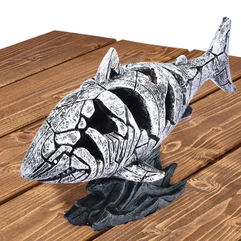 Derva Ryklio statula Krekingo ryklio žuvis Figūrėlė Jūros gyvūnas Darbastalio statulos dekoracijos Unikalus šiuolaikinio gyvūno skulptūros ornamentas Nuotrauka 0