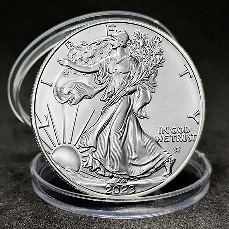 Riboto leidimo 2023 m. nevaliutinė moneta Proginė laisvės deivė ir sidabrinė erelio moneta Patriotinis garbės ženklelis Nuotrauka 0