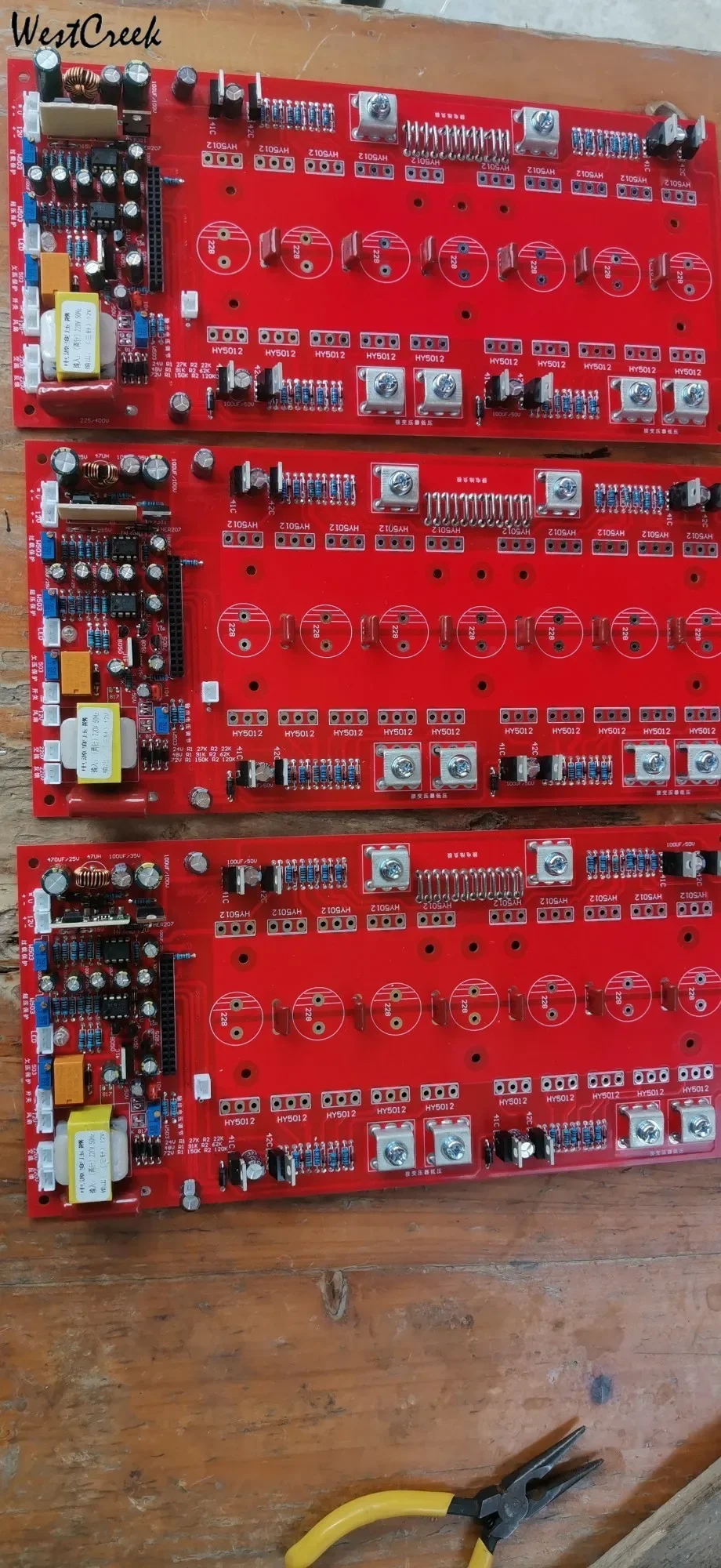 Pure Sine Wave Inverter PCB pagrindinė plokštė 20 vamzdžių pusgaminių ryškiai raudona lenta Nuotrauka 1