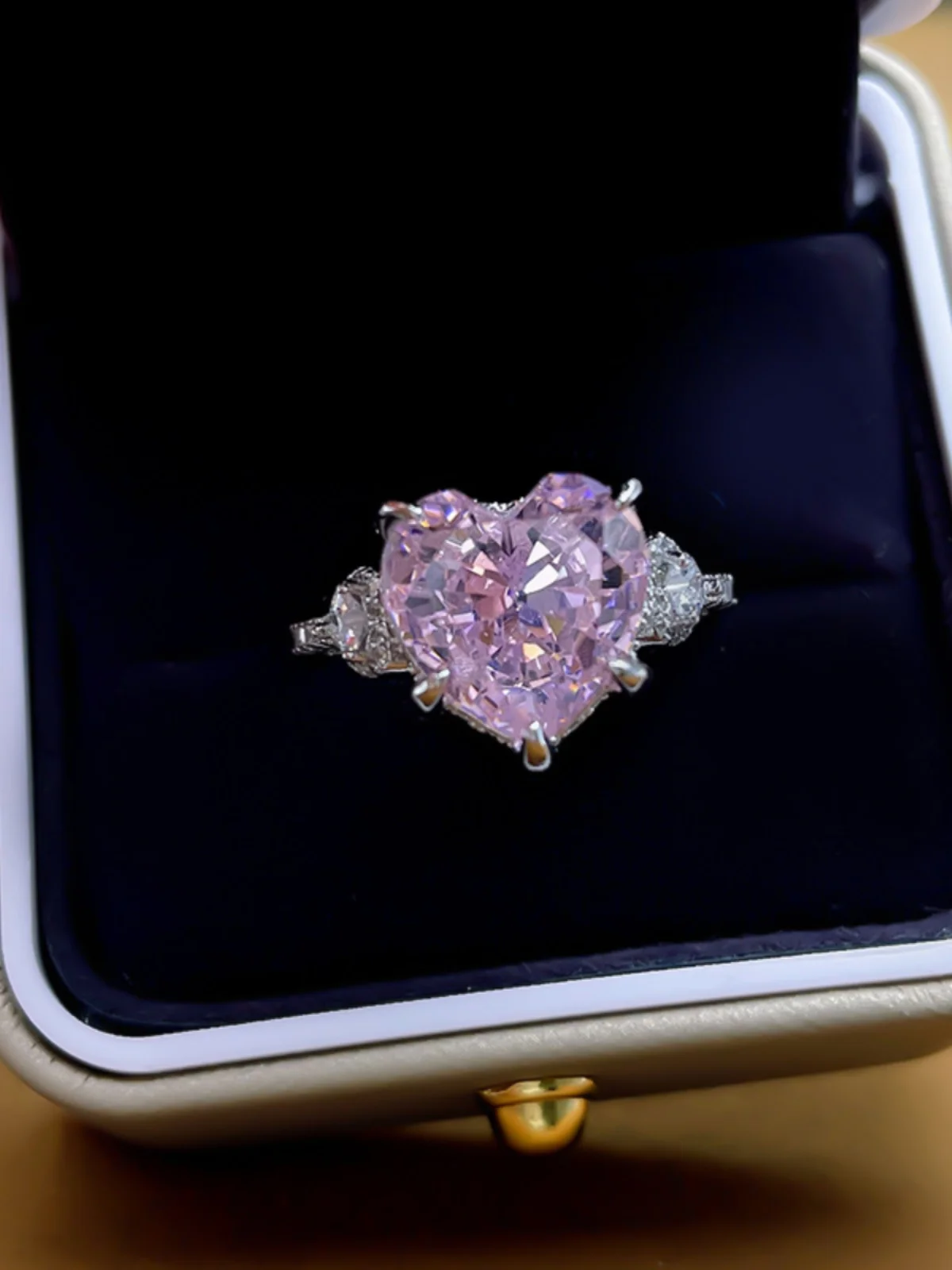 Importuotas didelio anglies kiekio deimantinis žiedas Moterų technikos lobis 925 gryno sidabro miltelių deimantinis žiedas Meilės vestuvės Nuotrauka 4