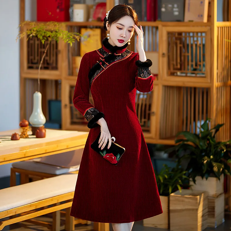 Yourqipao Raudona kiniška Cheongsam Žieminis ilgomis rankovėmis patobulintas Qipao sijonas Moterys Hanfu drabužiai Vidutinio ilgio Naujųjų metų vakarėlių chalatai Nuotrauka 0