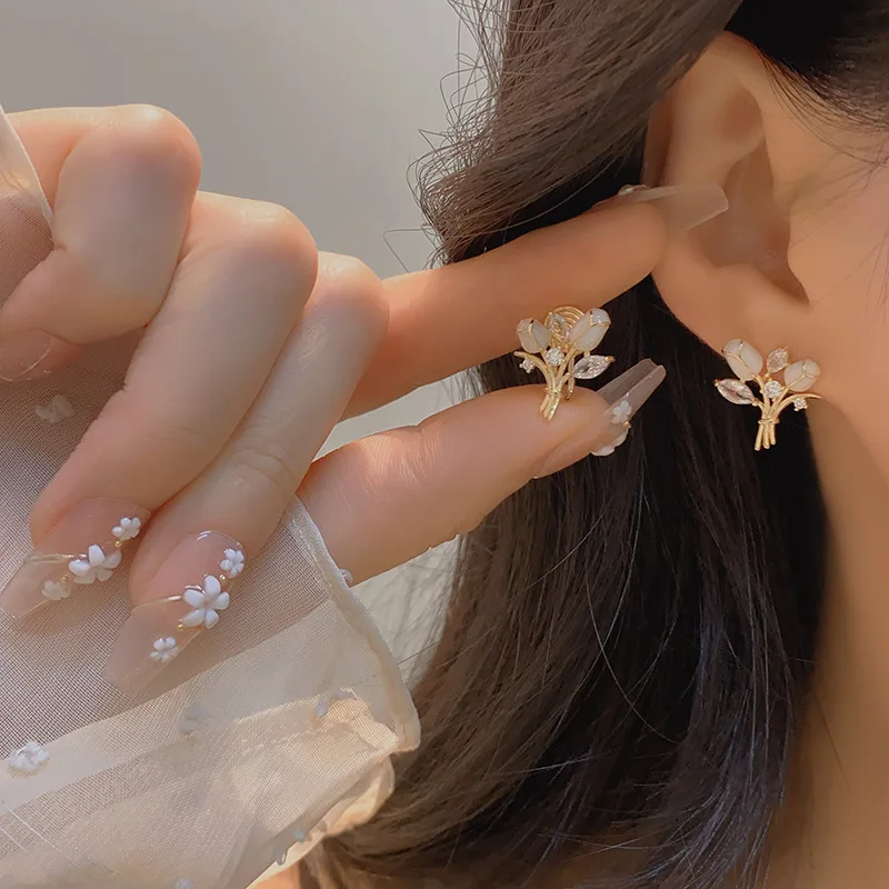 Korėjos naujokų mados papuošalai Išskirtiniai gėlių smeigės auskarai moteriai Paprastas kasdienis elegantiškas auskaras Nuotrauka 3